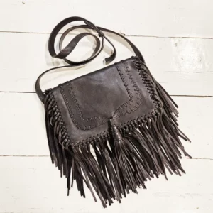 Sac Bahia by BaSh en cuir grainé noir. Des franges pour une allure bohème