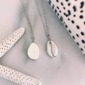 Collier coquillage cauri